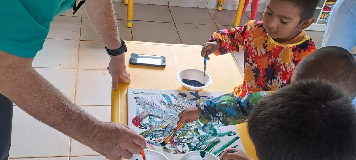 La visión de Martinelli sobre la infancia: un reflejo de nuestra sociedad y un llamado a la acción