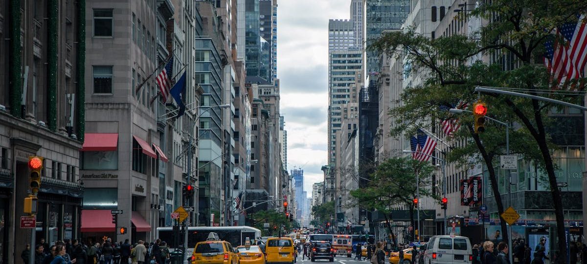 ¿Por Qué las Brechas de Valoración en Nueva York? Mercados Privados y Públicos